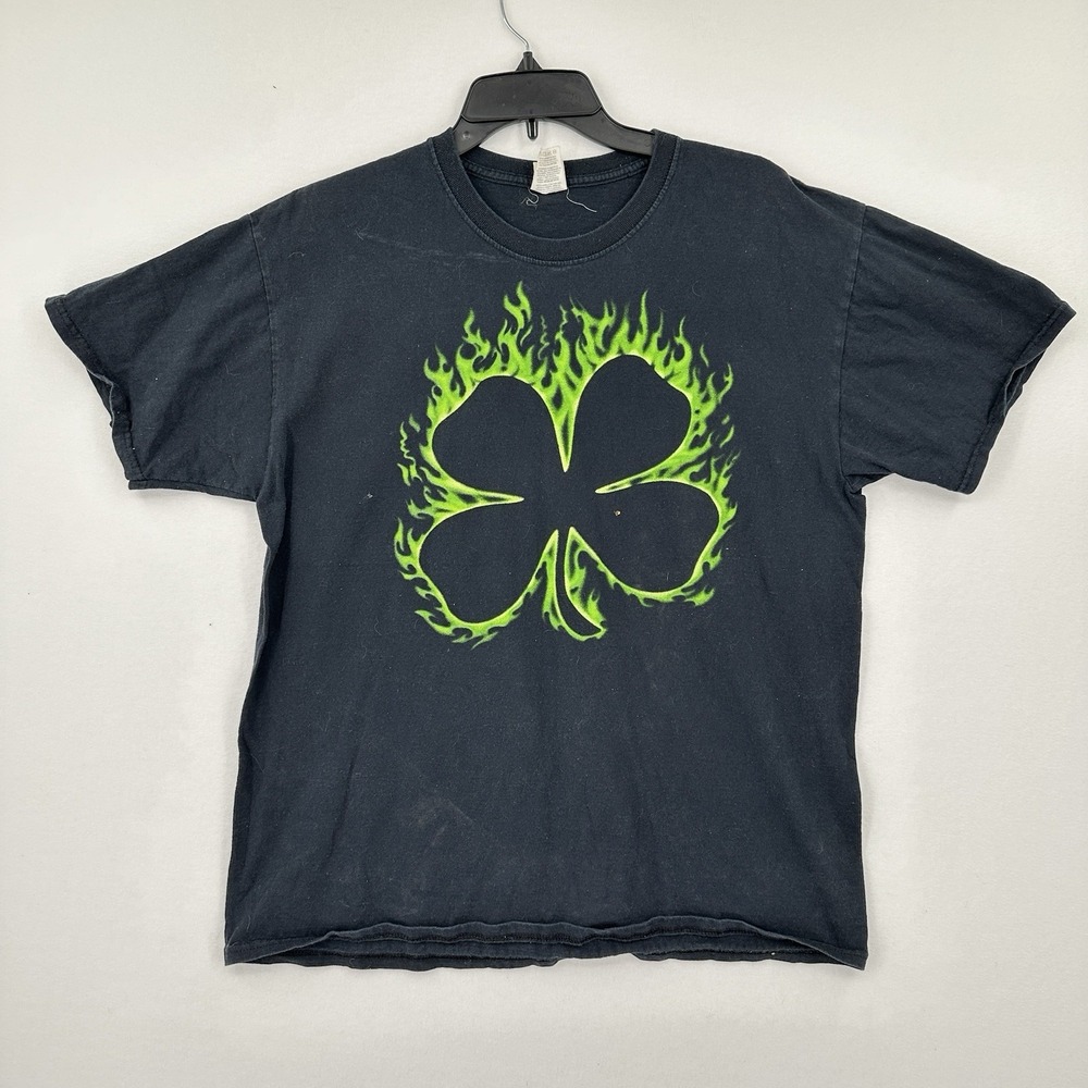 Green Flames Four Leaf Clover Tee Black Green T-Shirt Mens Size L St Pattys‎ Day